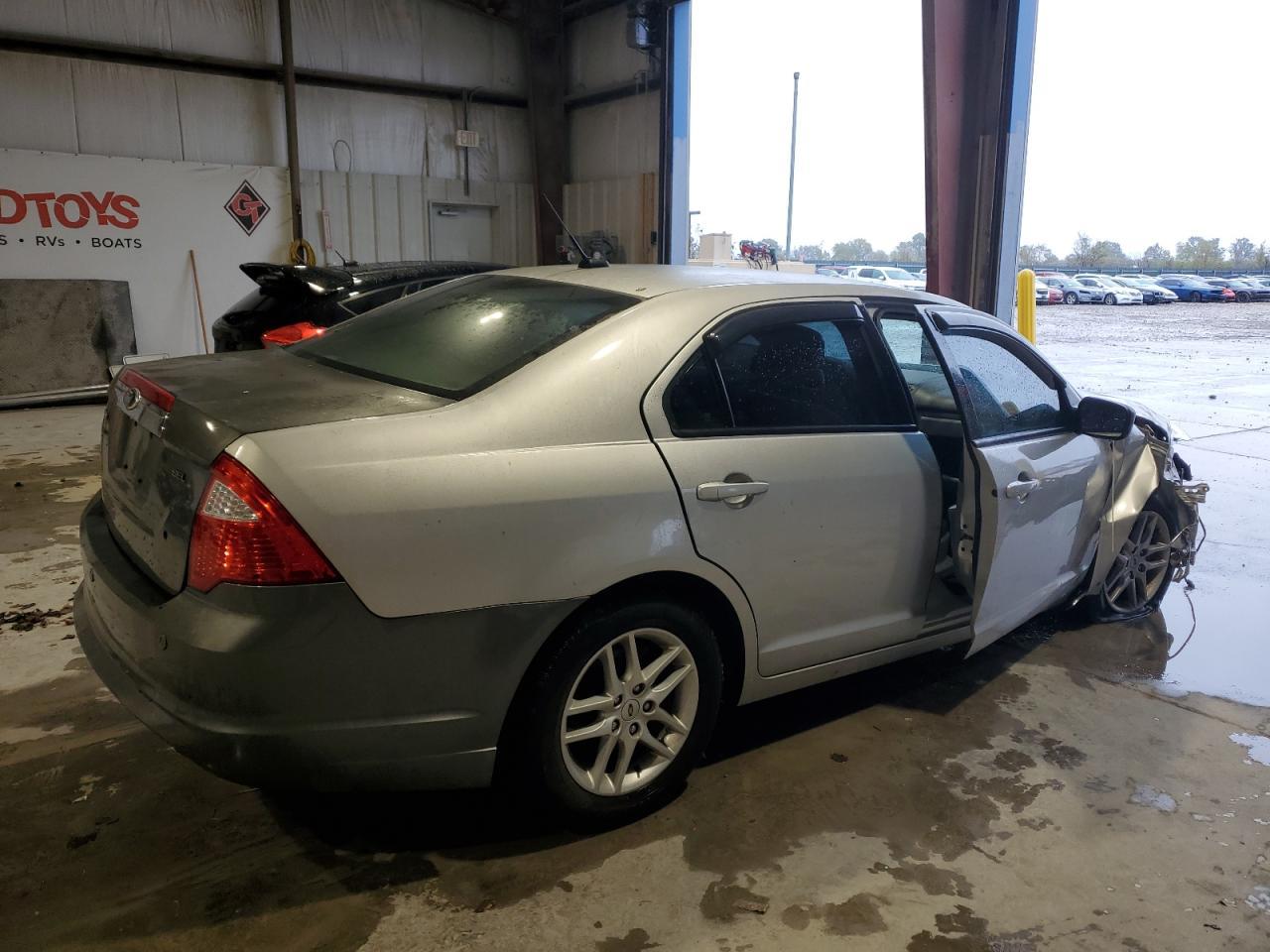 2012 Ford Fusion S - Фото 3