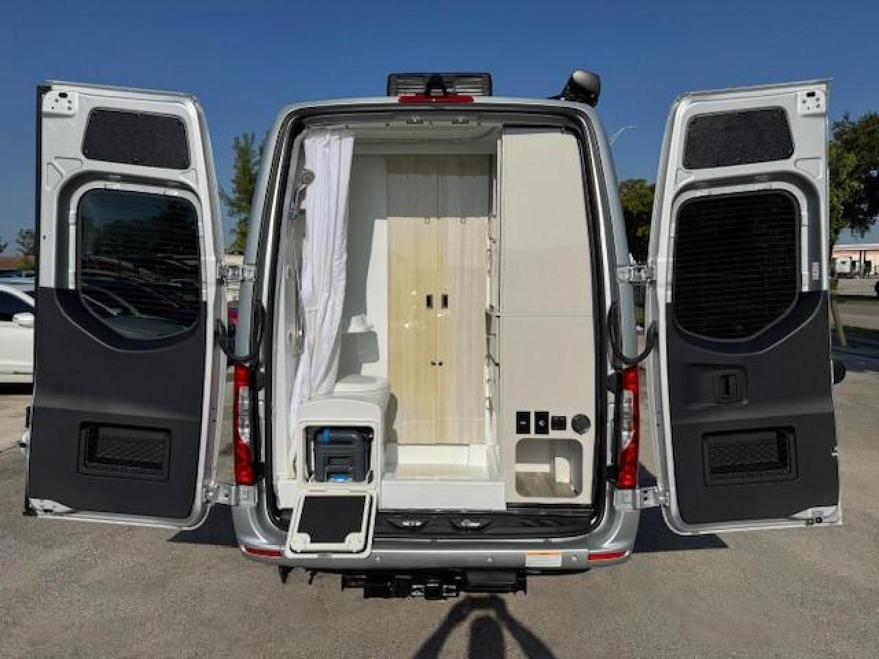 2022 Mercedes-Benz Sprinter 2500 - Фото 6