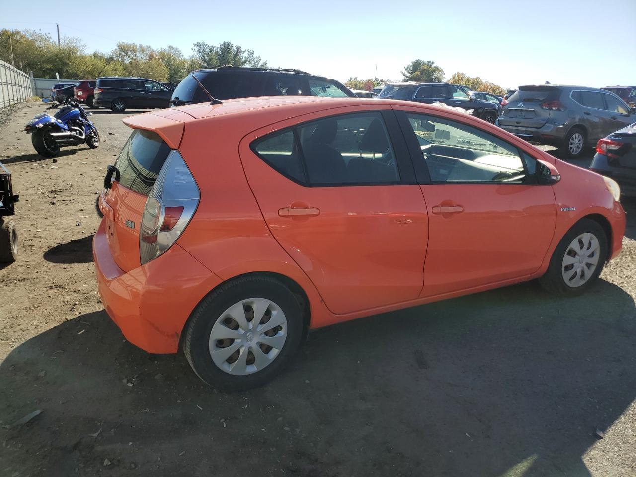 2013 Toyota Prius C - Фото 3
