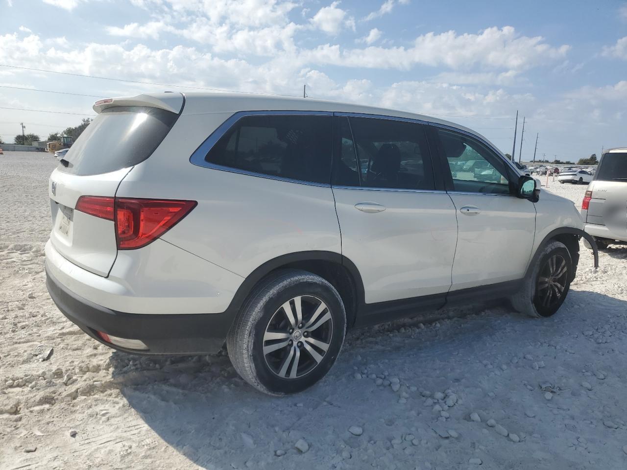 2016 Honda Pilot Exln - Image 3