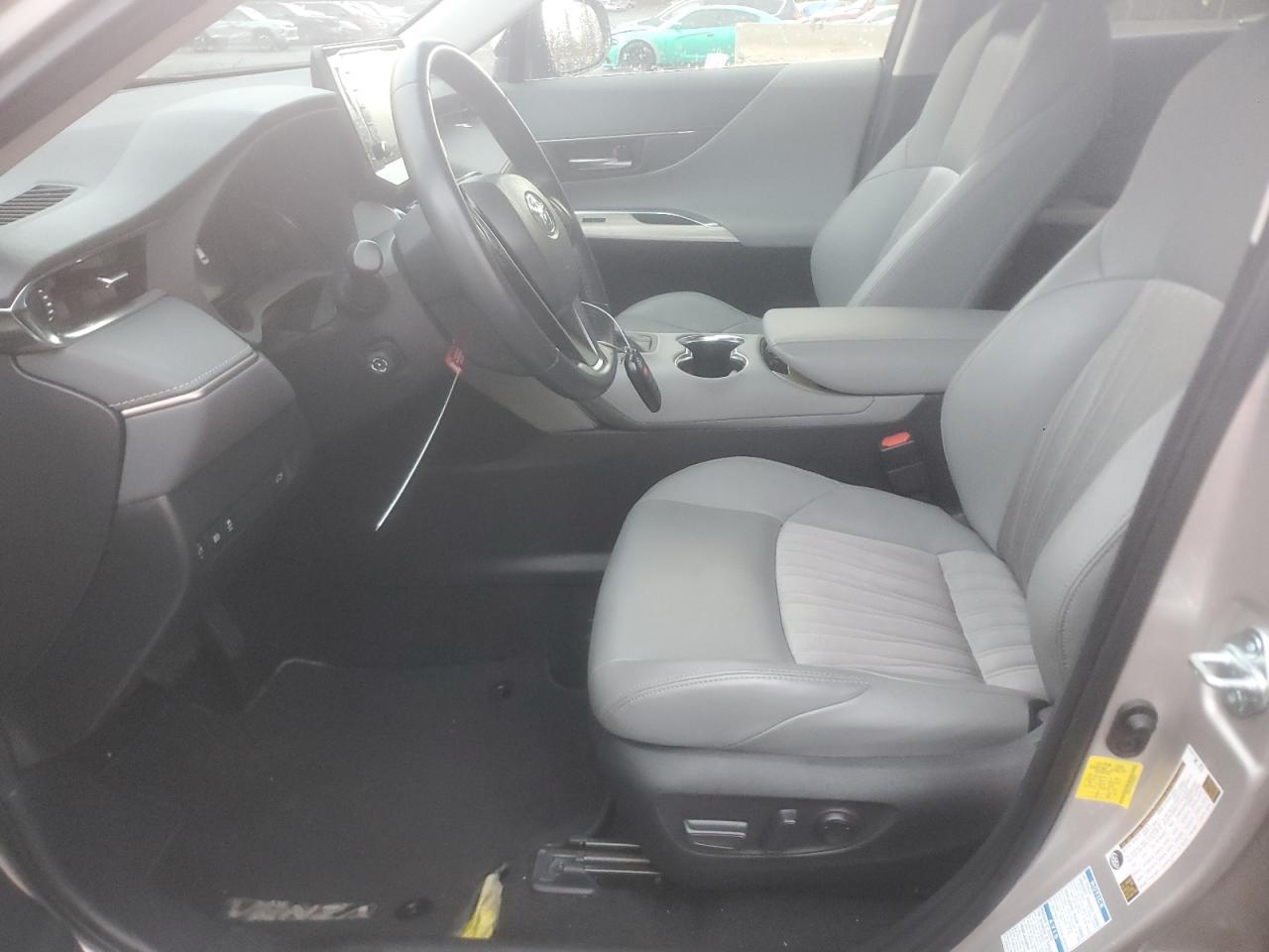 2021 Toyota Venza Le - Фото 7