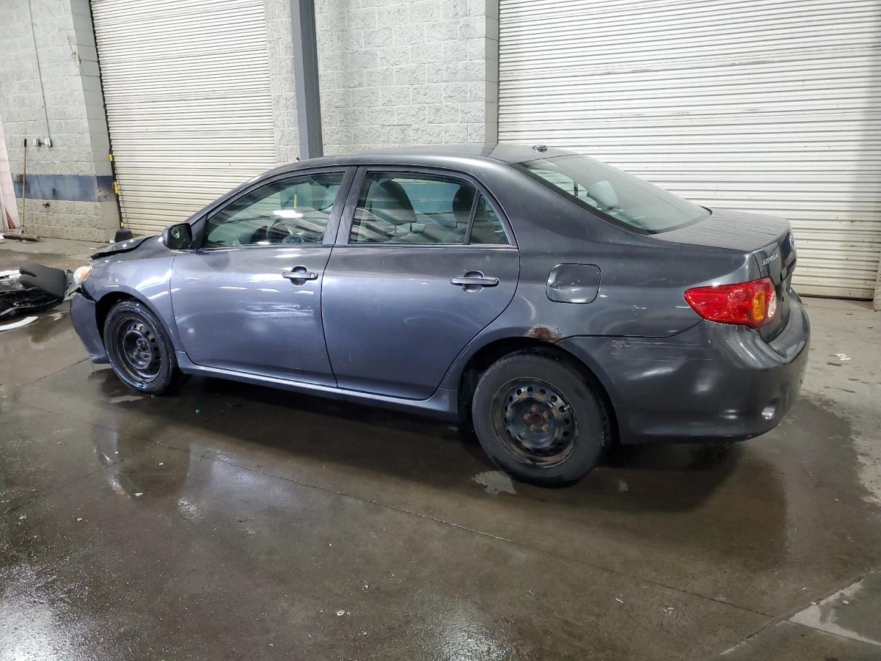 2010 Toyota Corolla Base - Фото 2