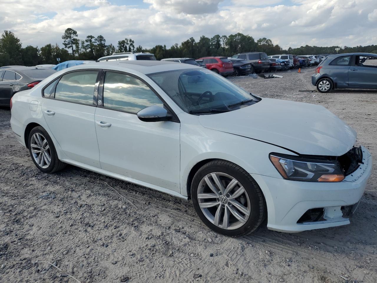 2019 Volkswagen Passat Wolfsburg - Image 4