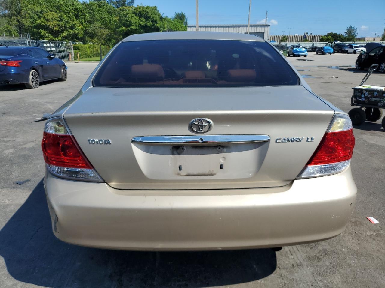 2005 Toyota Camry Le - Фото 6