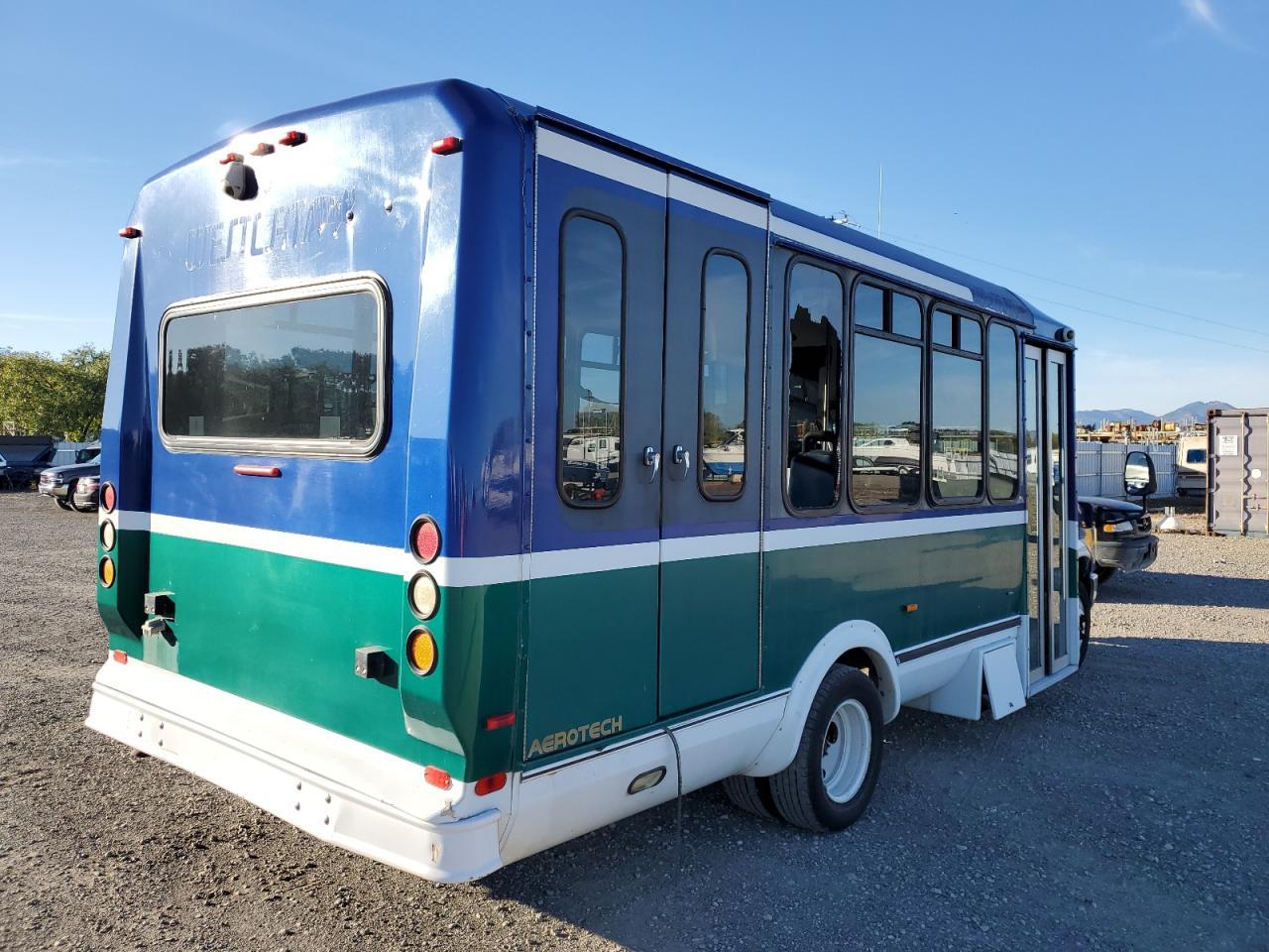 2008 Ford E450 Shuttle Bus - Image 4