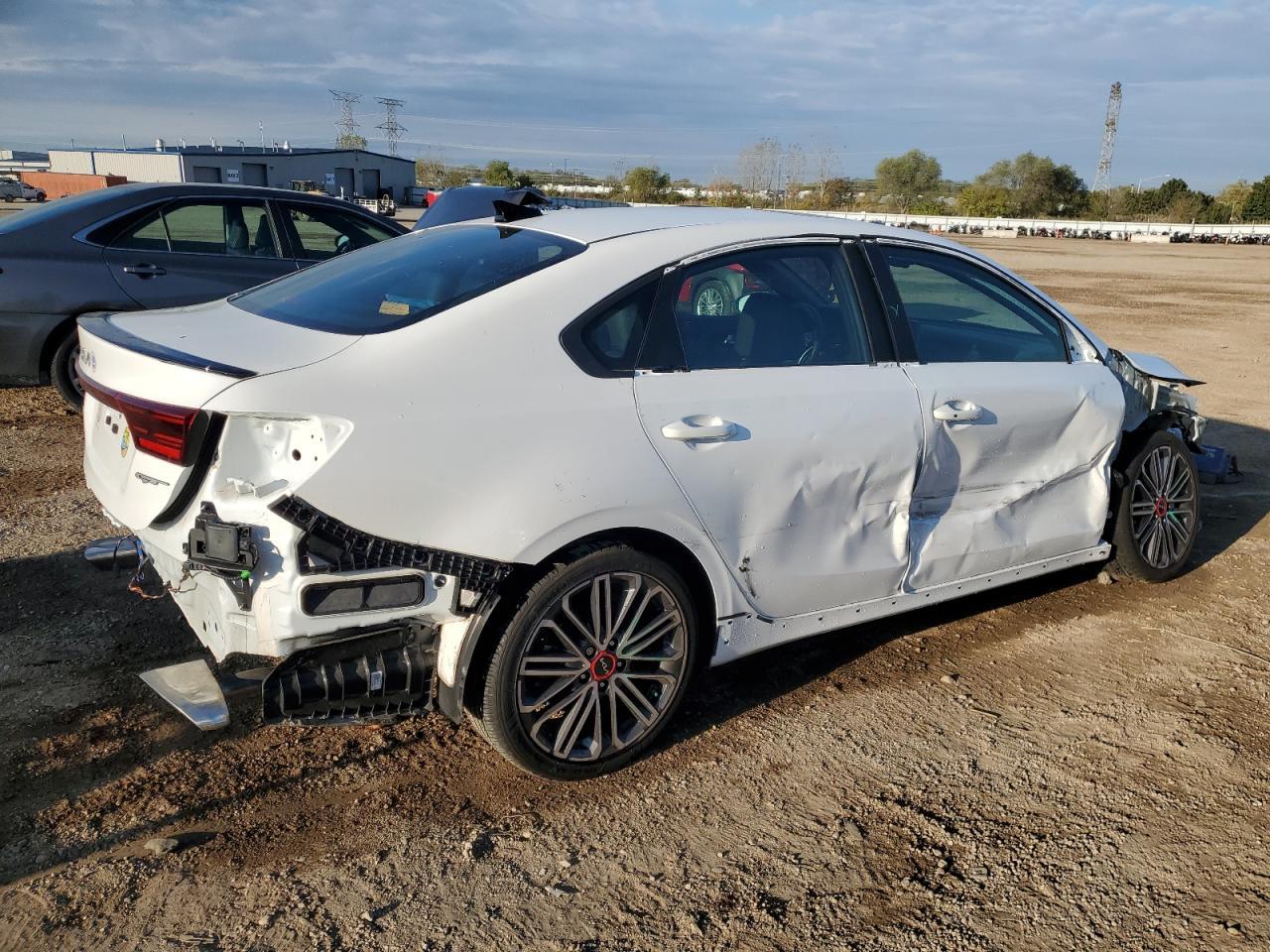 2023 Kia Forte Gt - Фото 3