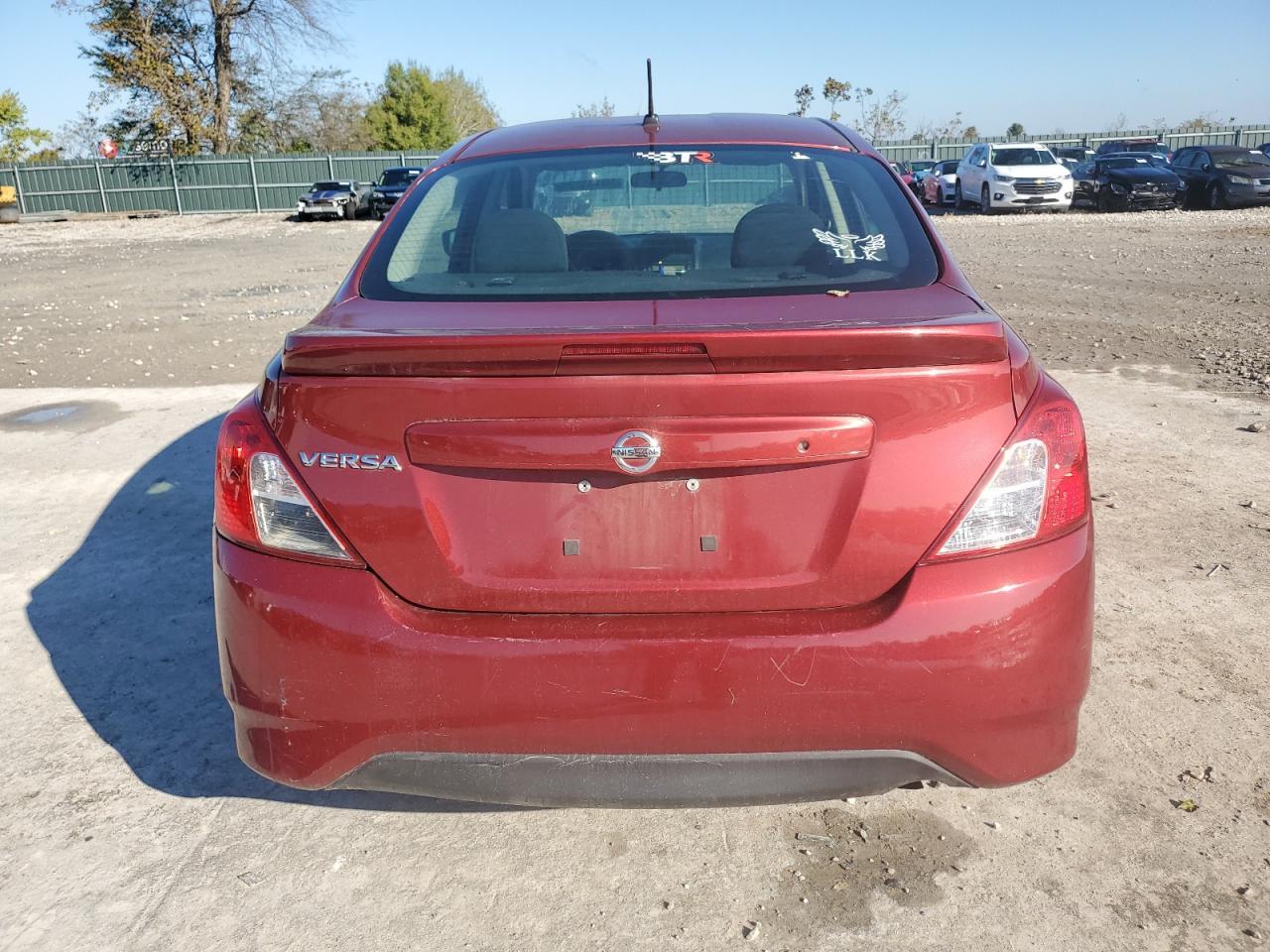 2017 Nissan Versa S - Фото 6