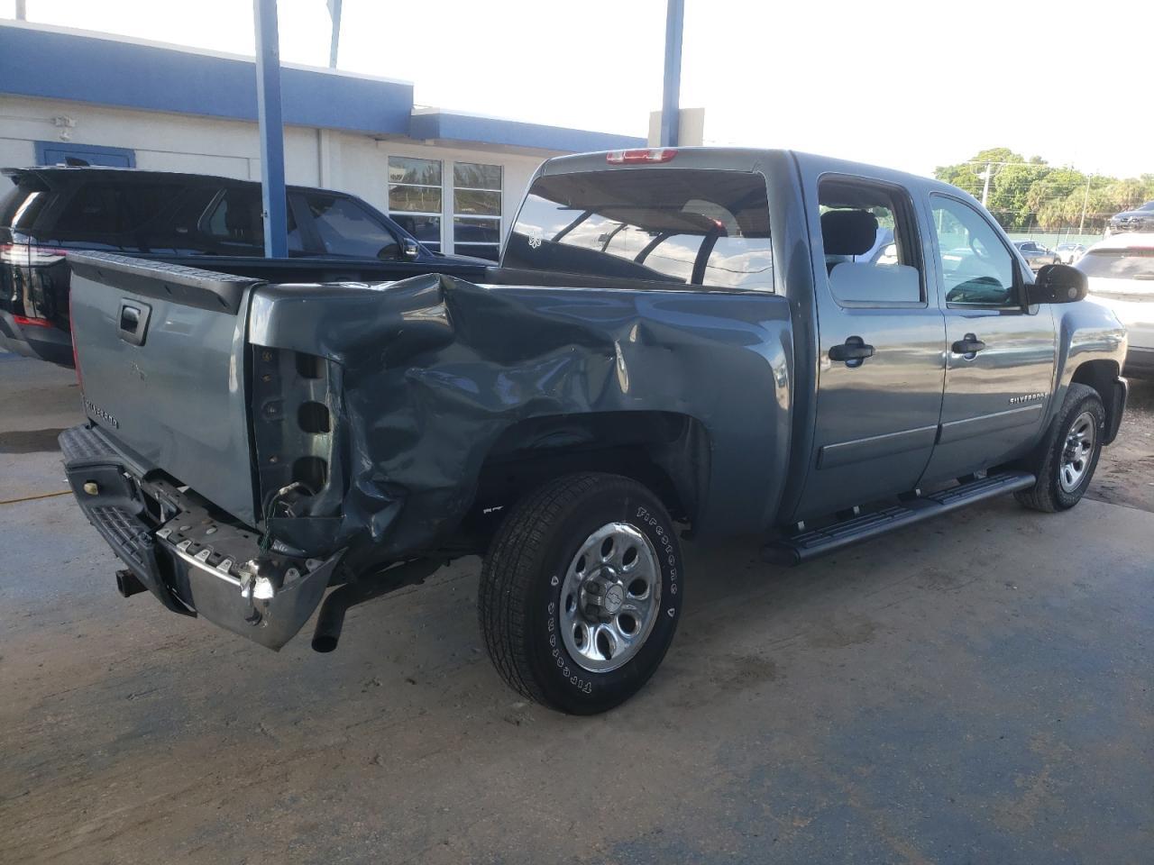 2008 Chevrolet Silverado C1500 - Image 3