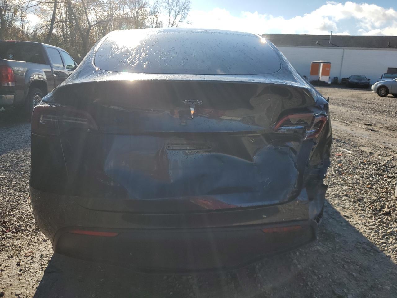 2024 Tesla Model Y - Фото 6
