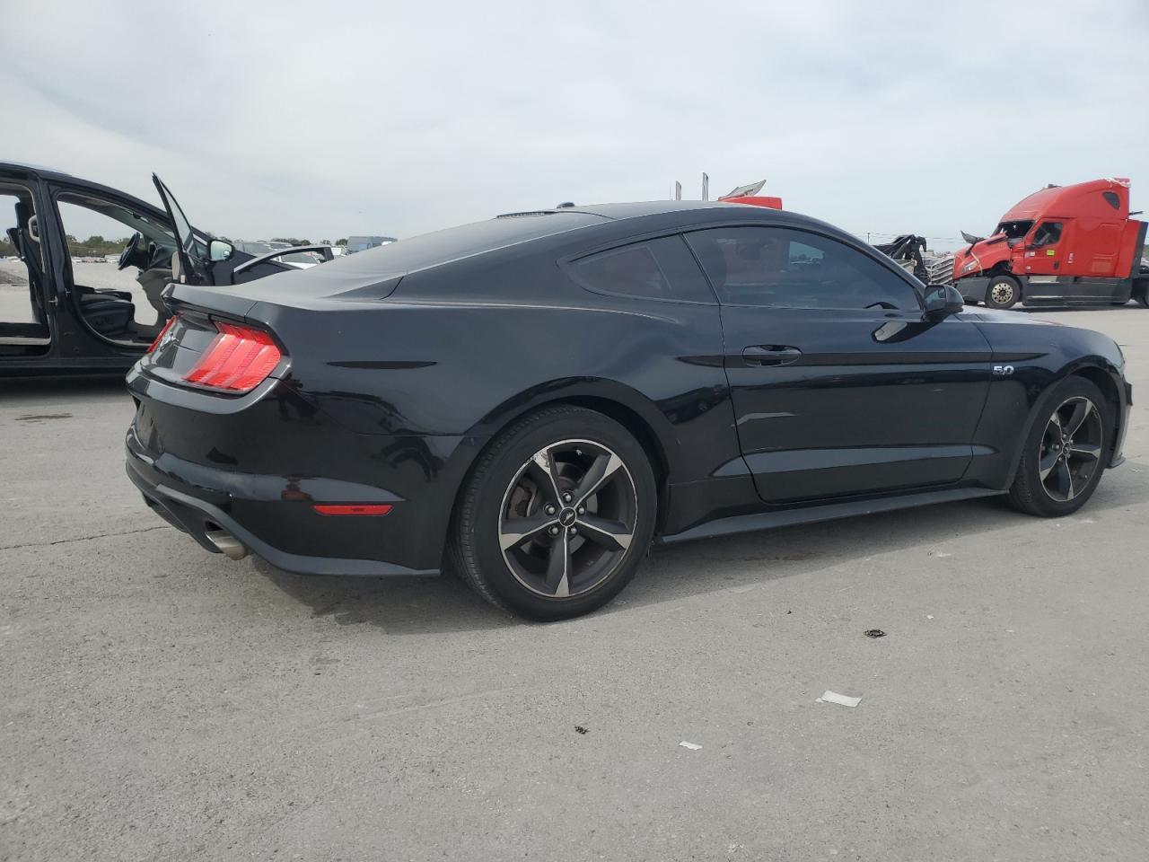 2019 Ford Mustang - Image 3