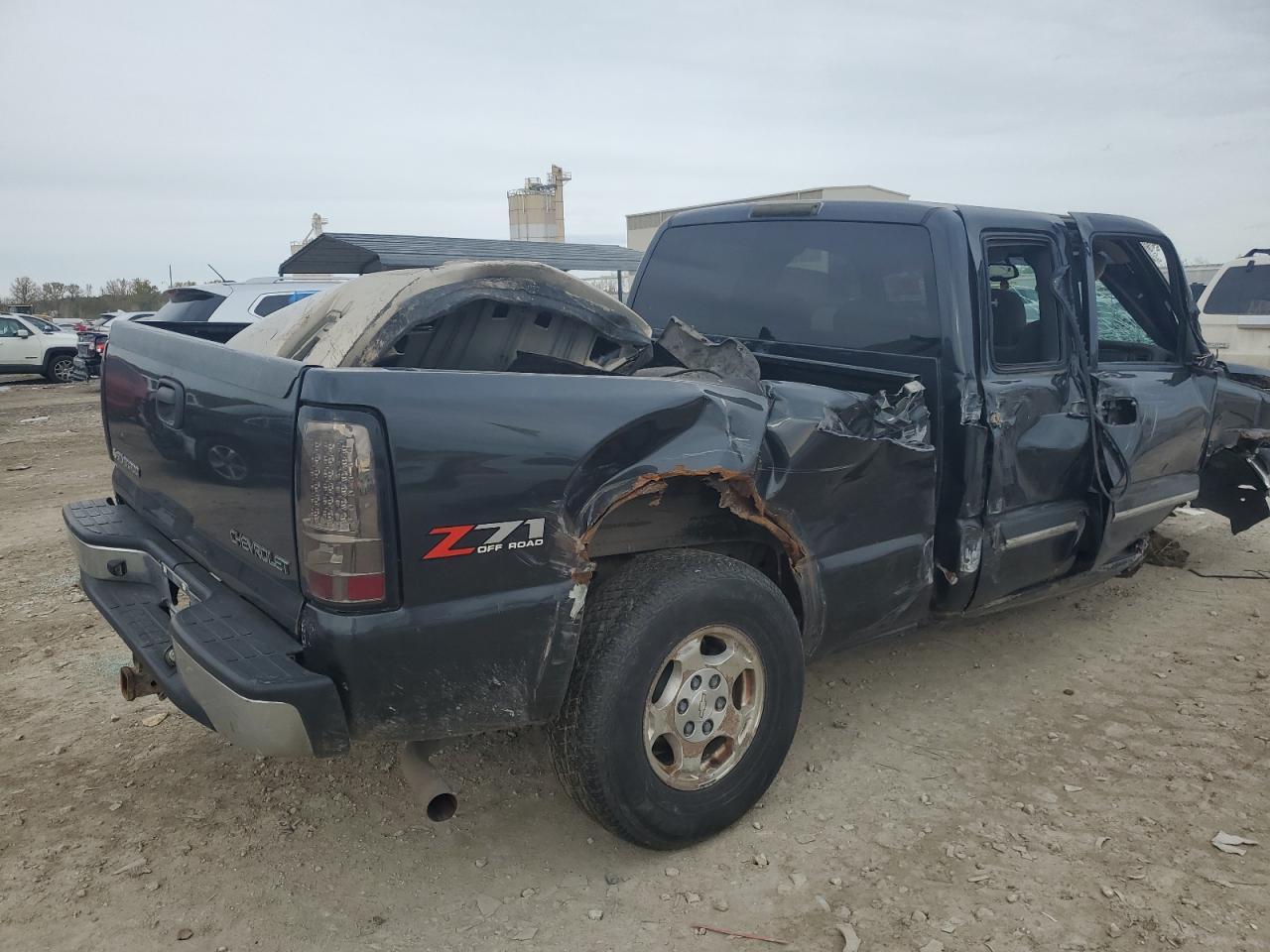 2004 Chevrolet Silverado K1500 - Image 3