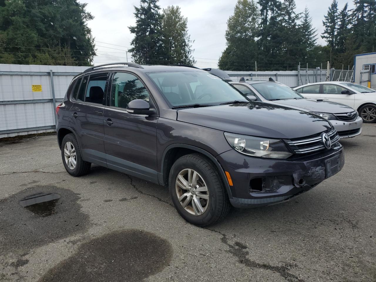 2016 Volkswagen Tiguan S - Image 4