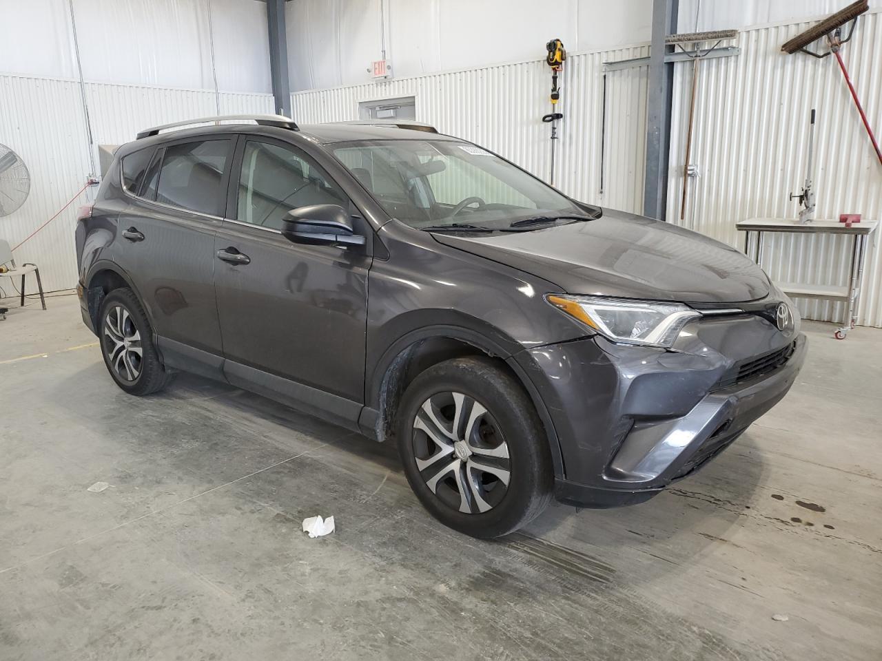 2016 Toyota Rav4 Le - Image 4