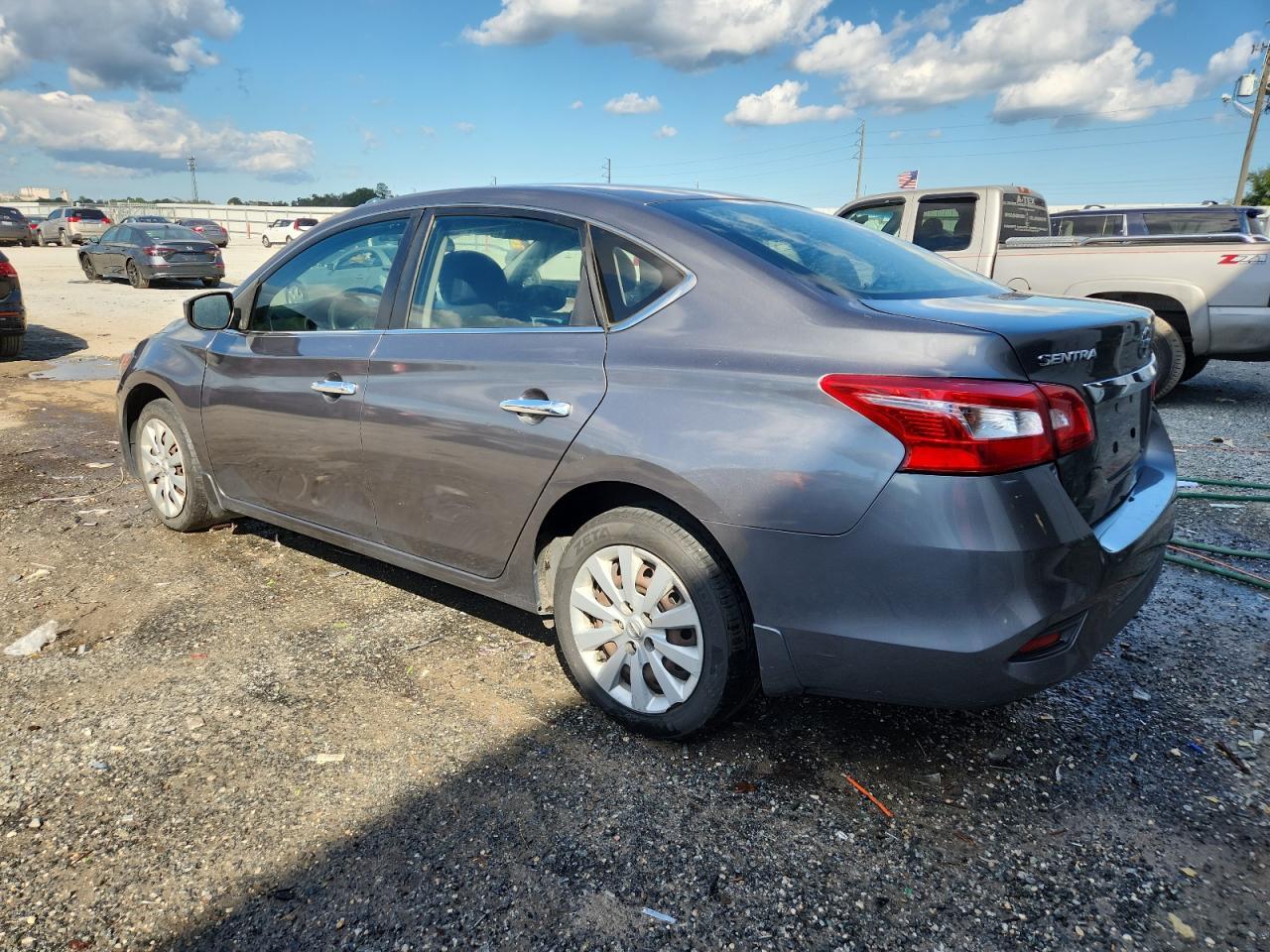 2018 Nissan Sentra S - Фото 2