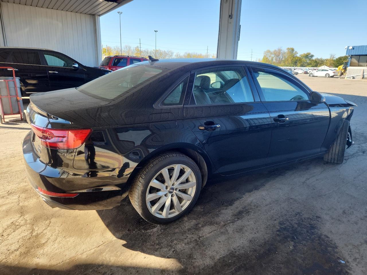 2017 Audi A4 Premium - Фото 3