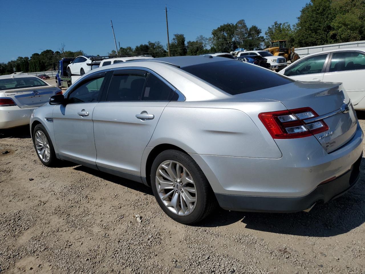 2014 Ford Taurus Limited - Фото 2