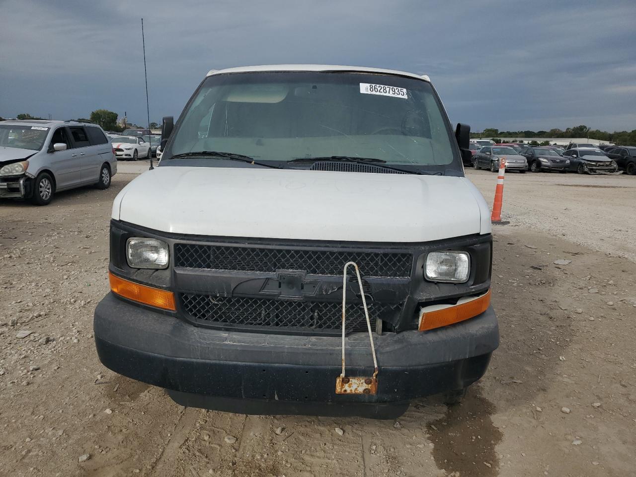 2014 Chevrolet Express G3500 - Image 5