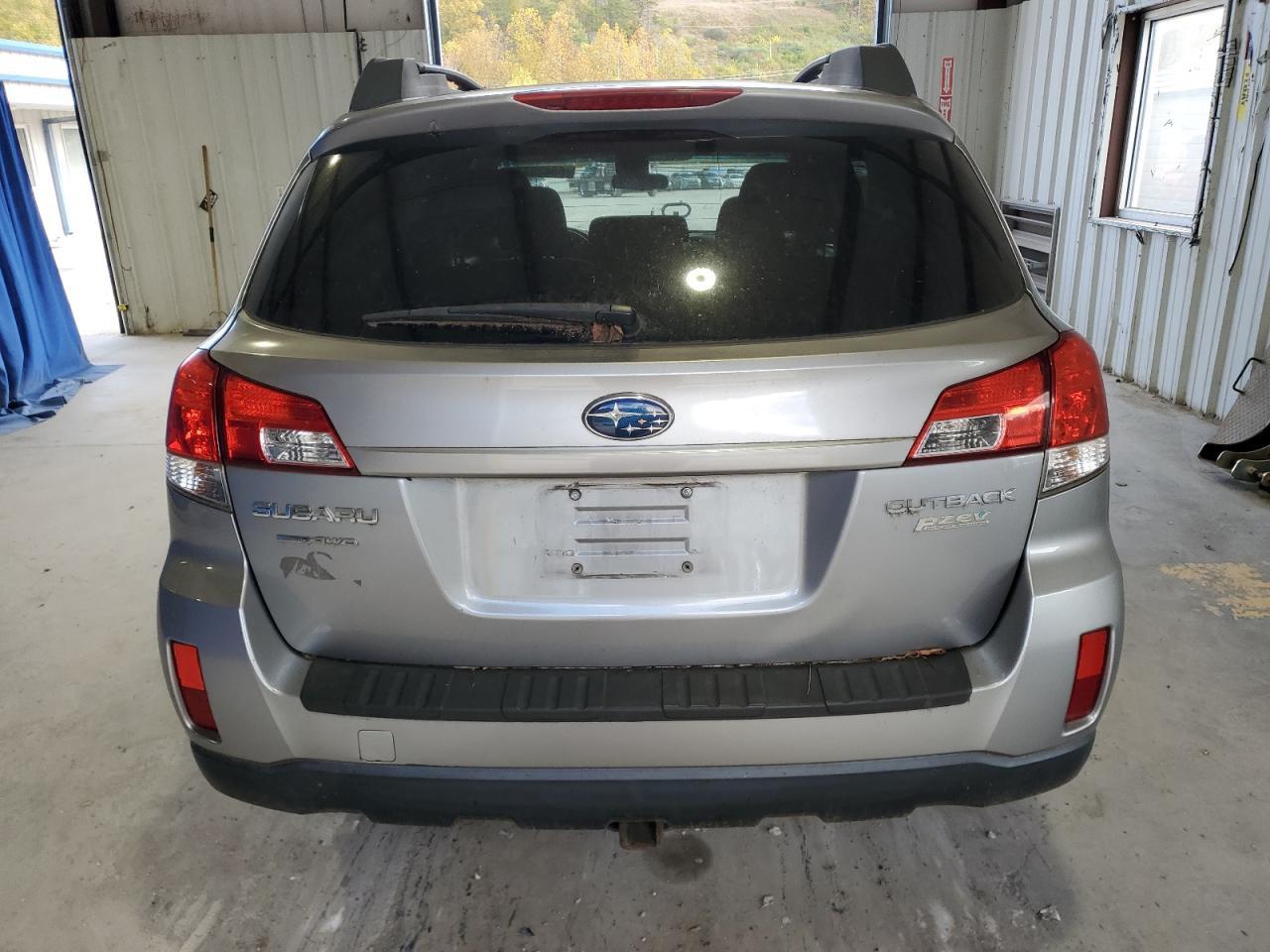 2010 Subaru Outback 2.5I Premium - Image 6