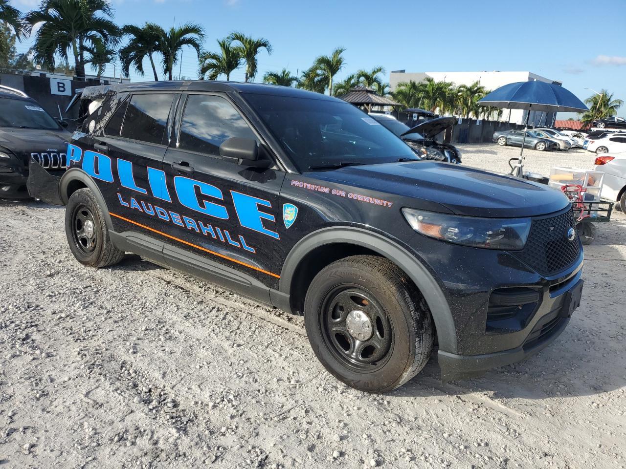 2022 Ford Explorer Police Interceptor - Image 4