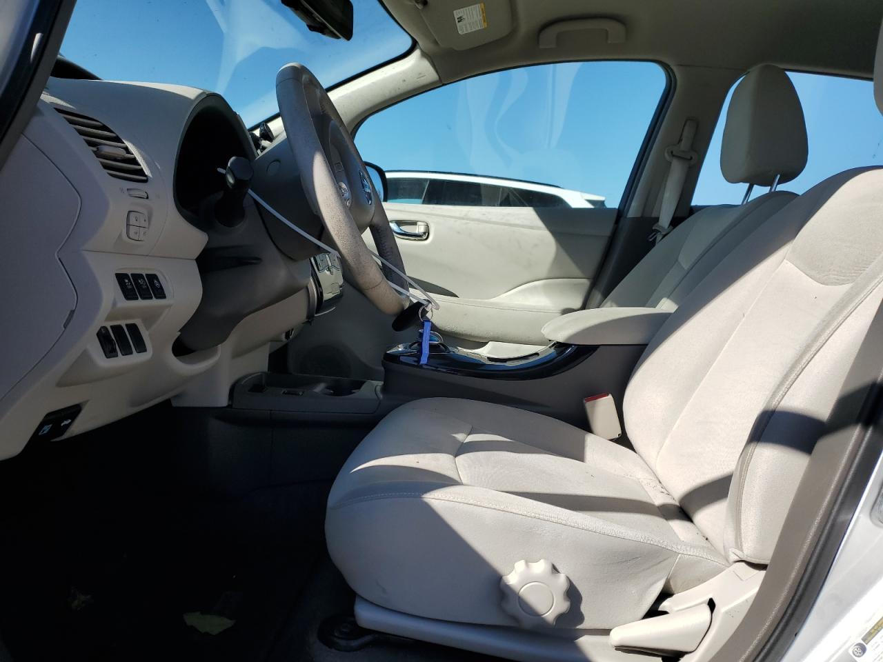 2012 Nissan Leaf Sv - Фото 7