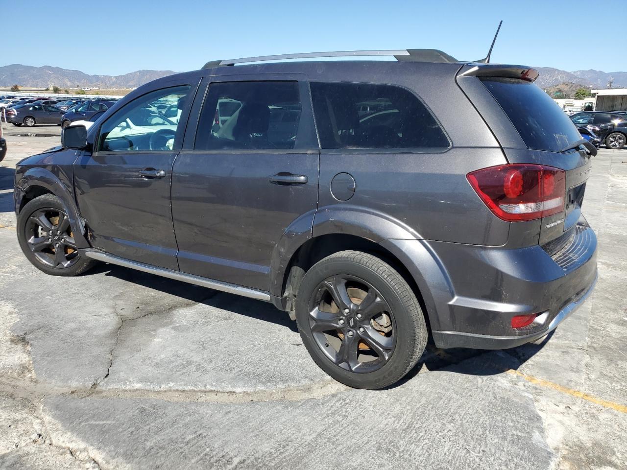 2019 Dodge Journey Crossroad - Image 2