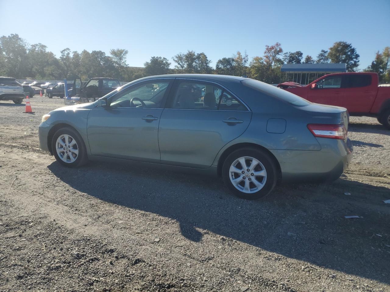 2010 Toyota Camry Base - Фото 2