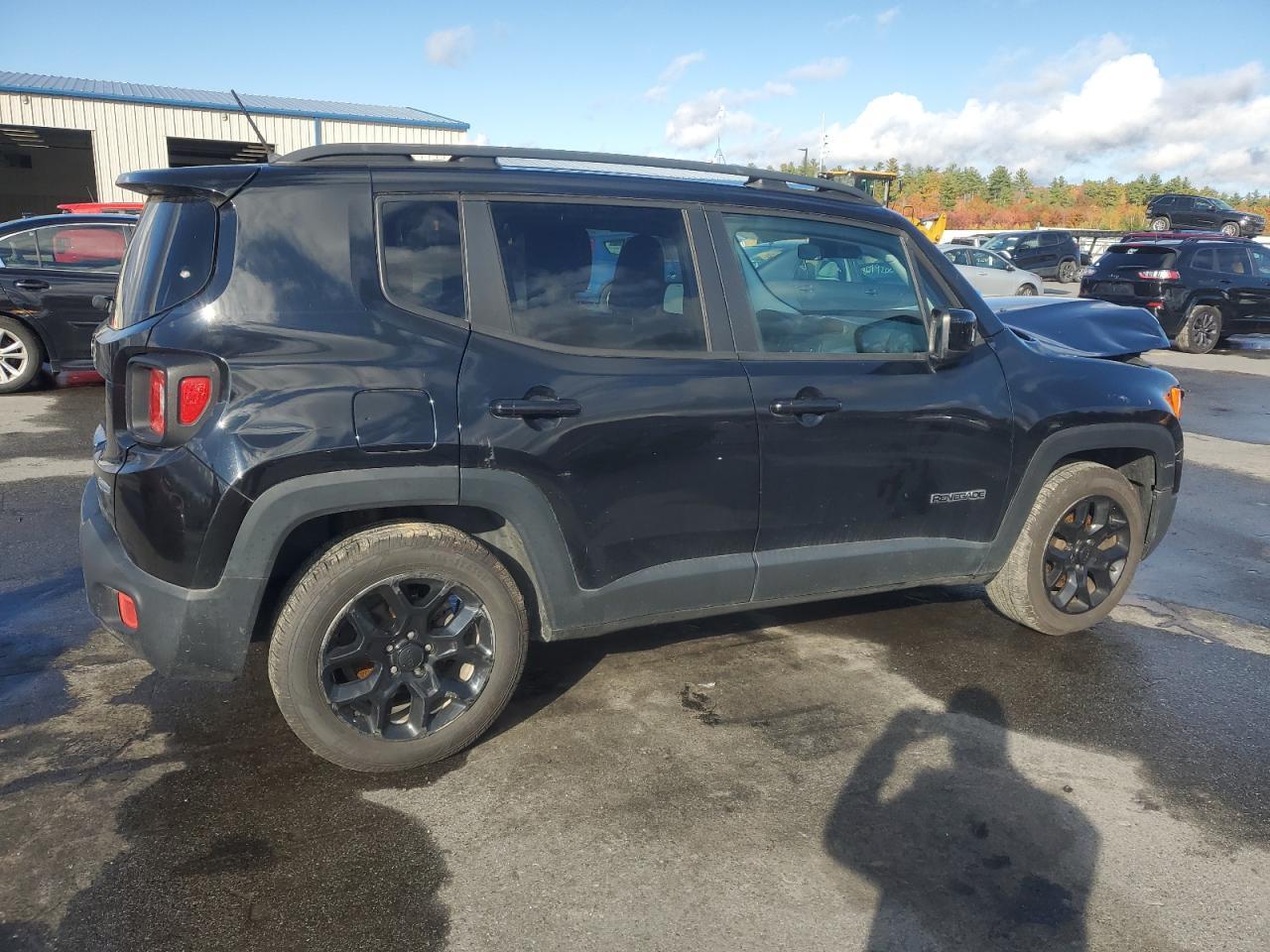 2017 Jeep Renegade Latitude - Image 3