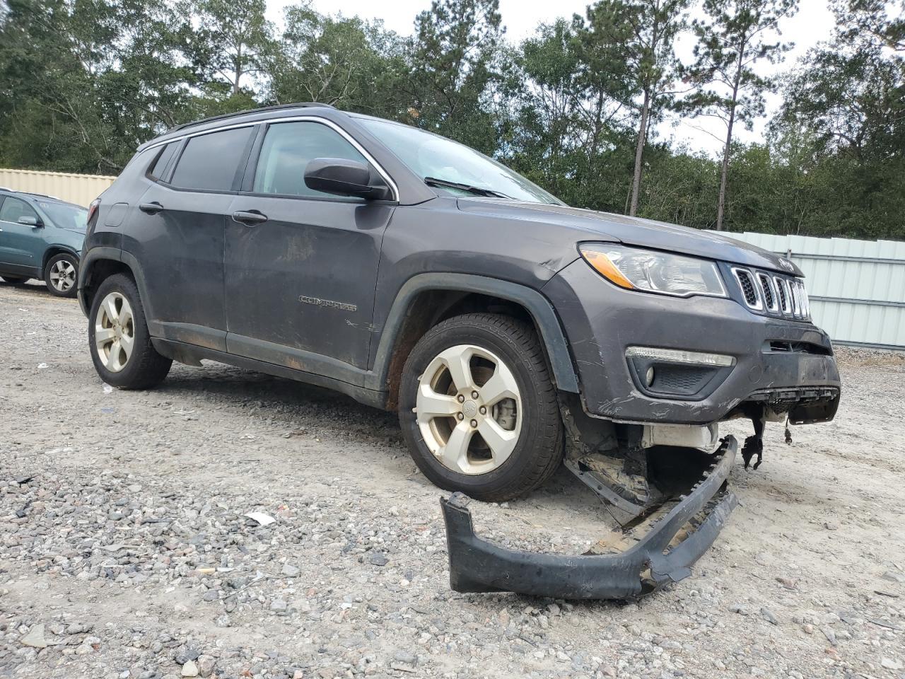 2019 Jeep Compass Latitude - Image 4