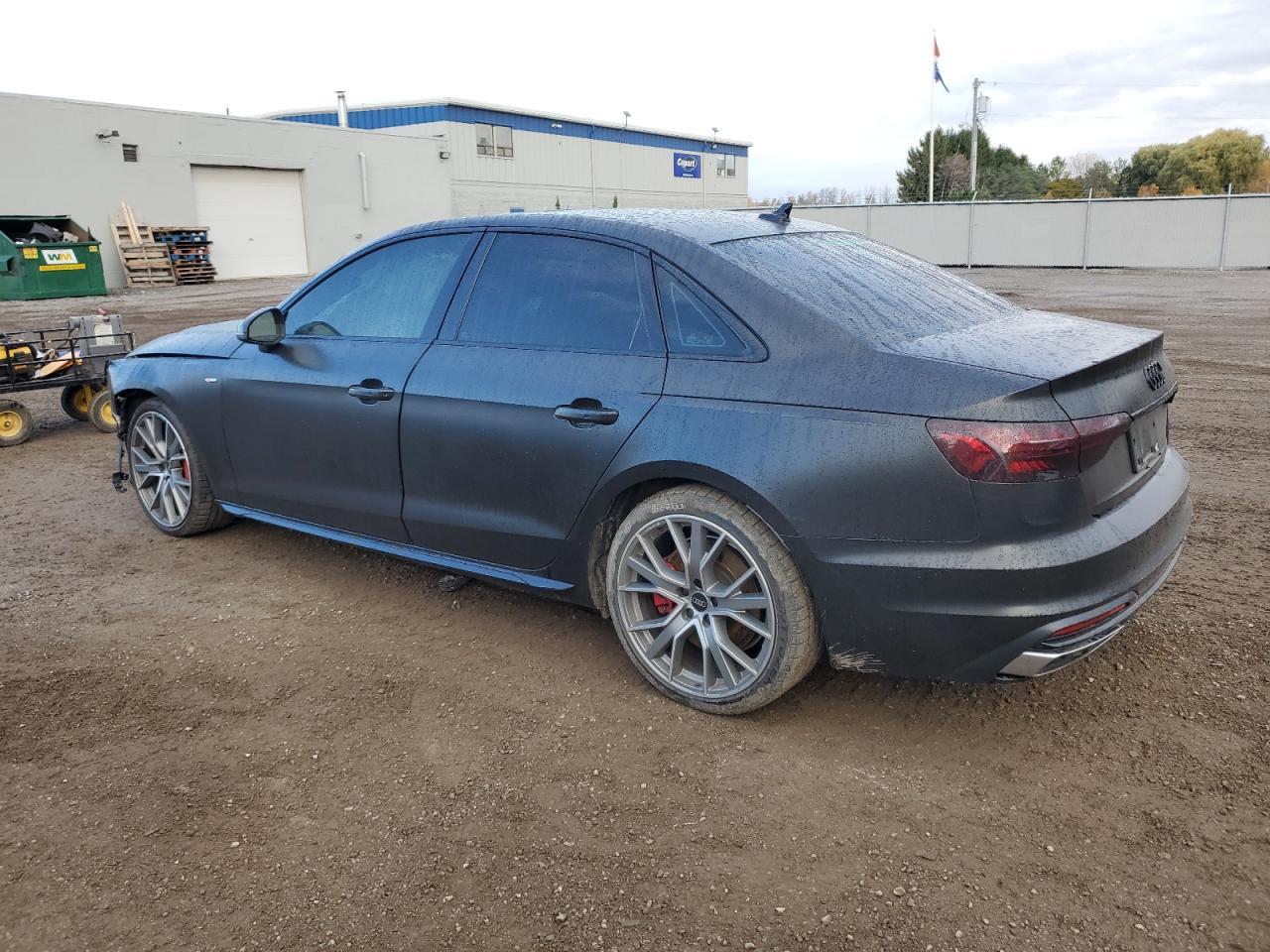 2022 Audi A4 Premium Plus 45 - Фото 2
