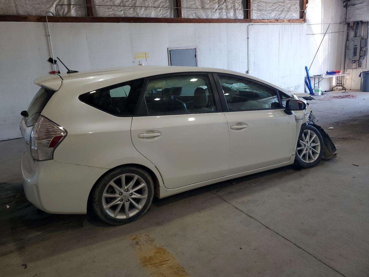 2012 Toyota Prius V - Фото 3