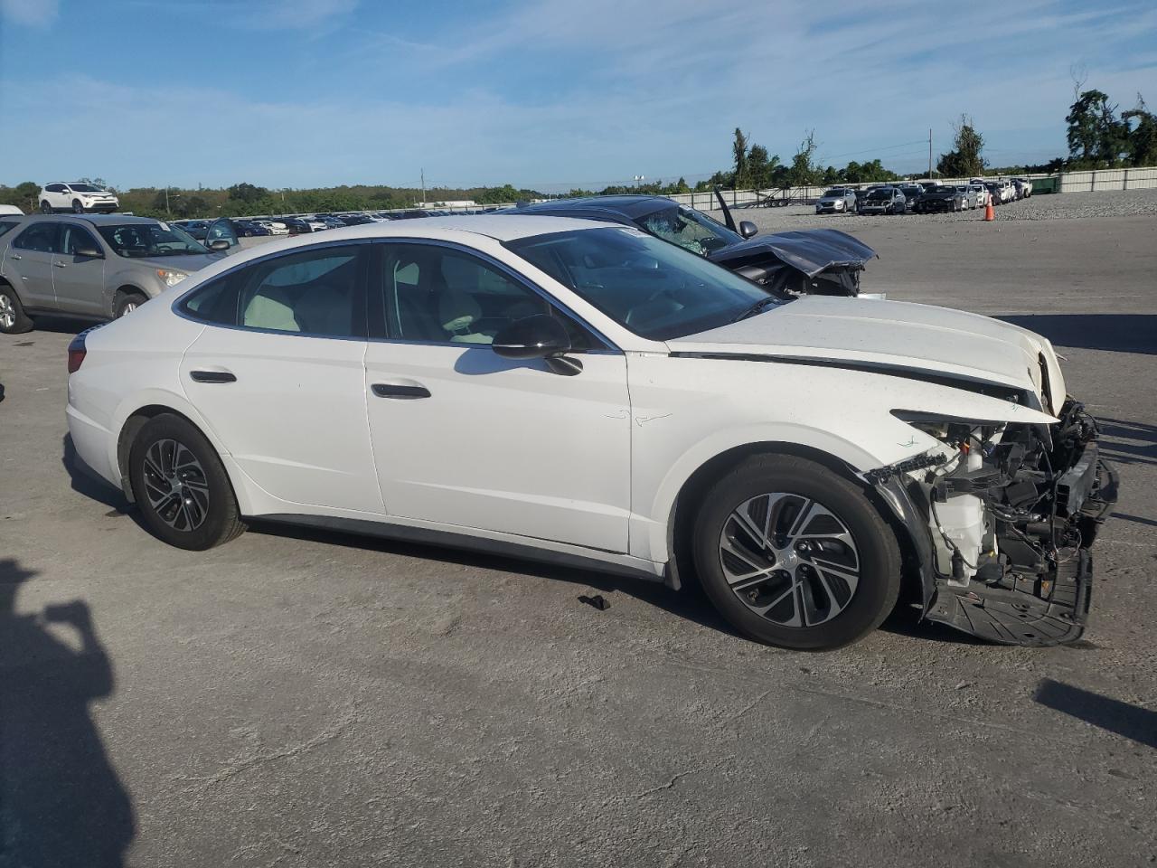 2021 Hyundai Sonata Hybrid - Image 4
