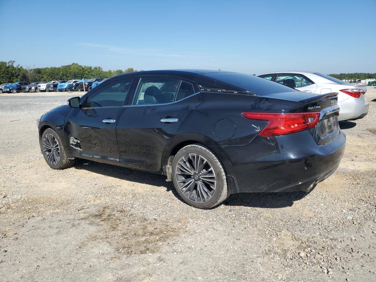 2017 Nissan Maxima 3.5S - Image 2