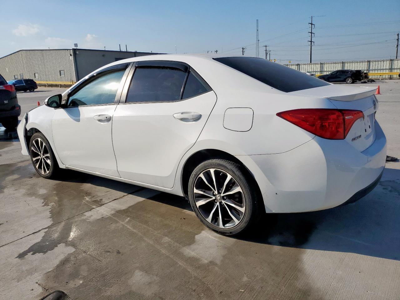 2017 Toyota Corolla L - Фото 2