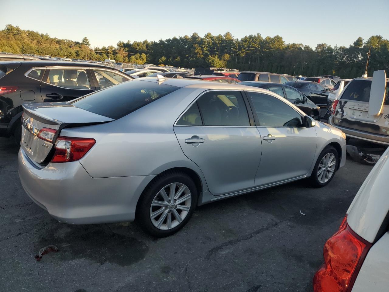 2012 Toyota Camry Xle V6 - Image 3