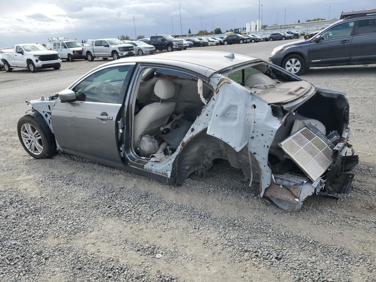 2013 Infiniti G37 Base - Image 2