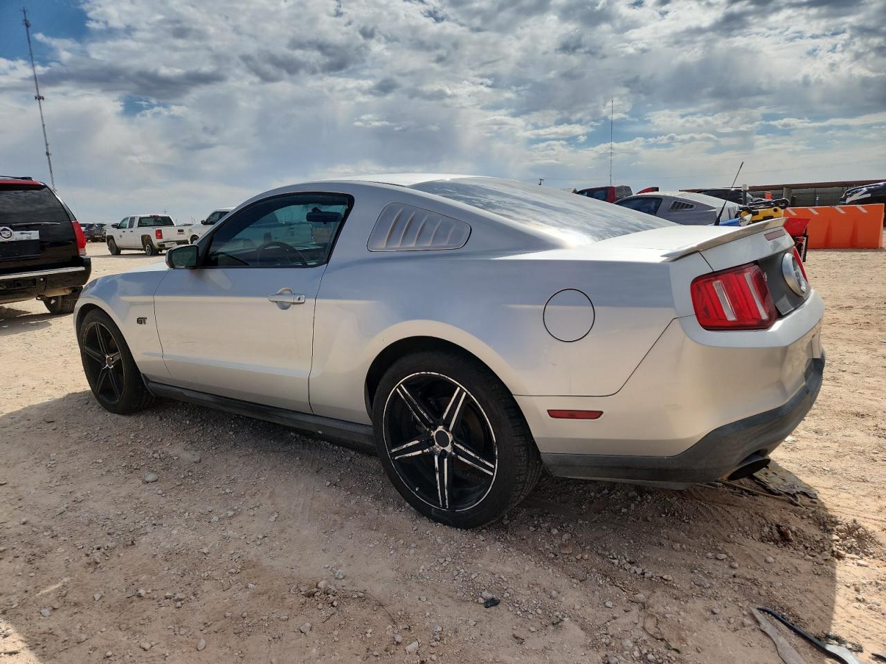 2010 Ford Mustang Gt - Фото 2