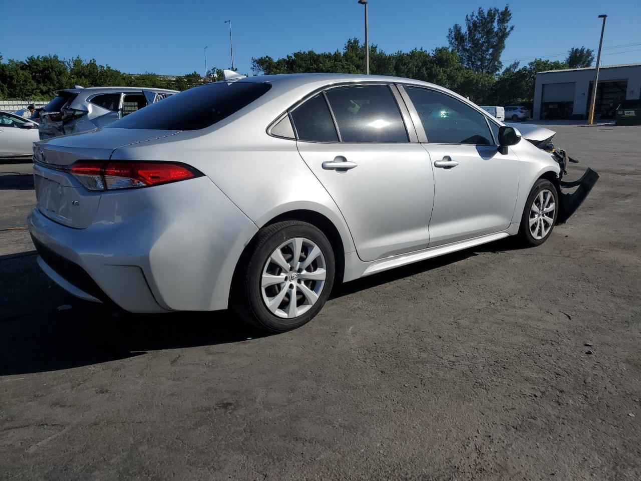 2021 Toyota Corolla Le - Фото 3