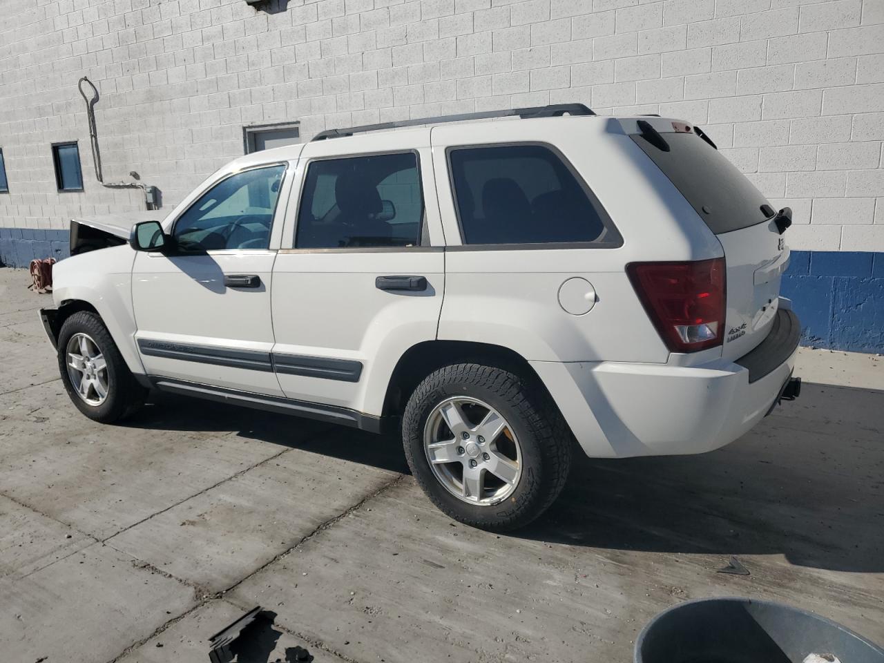 2006 Jeep Grand Cherokee Laredo - Image 2