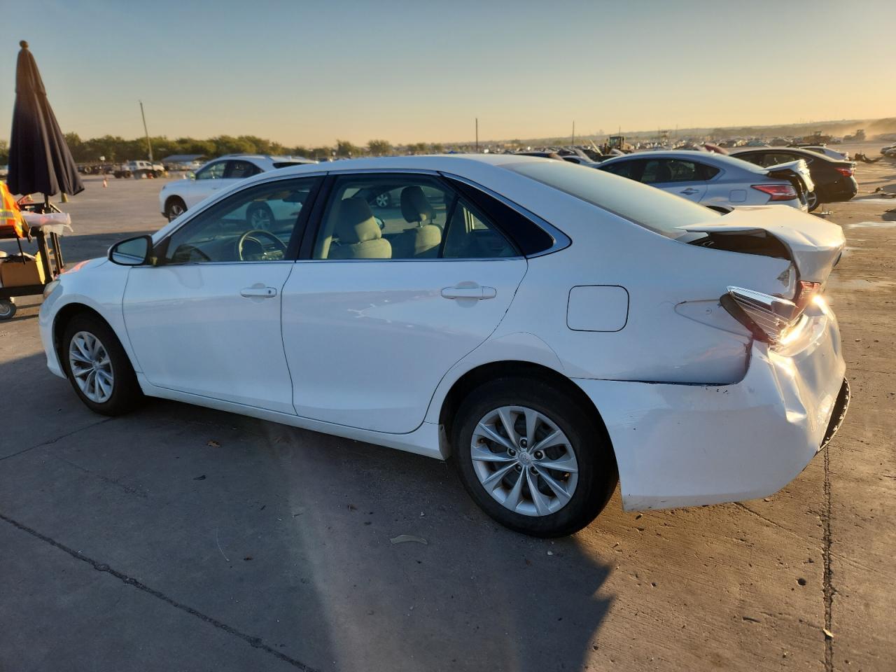 2016 Toyota Camry Le - Image 2