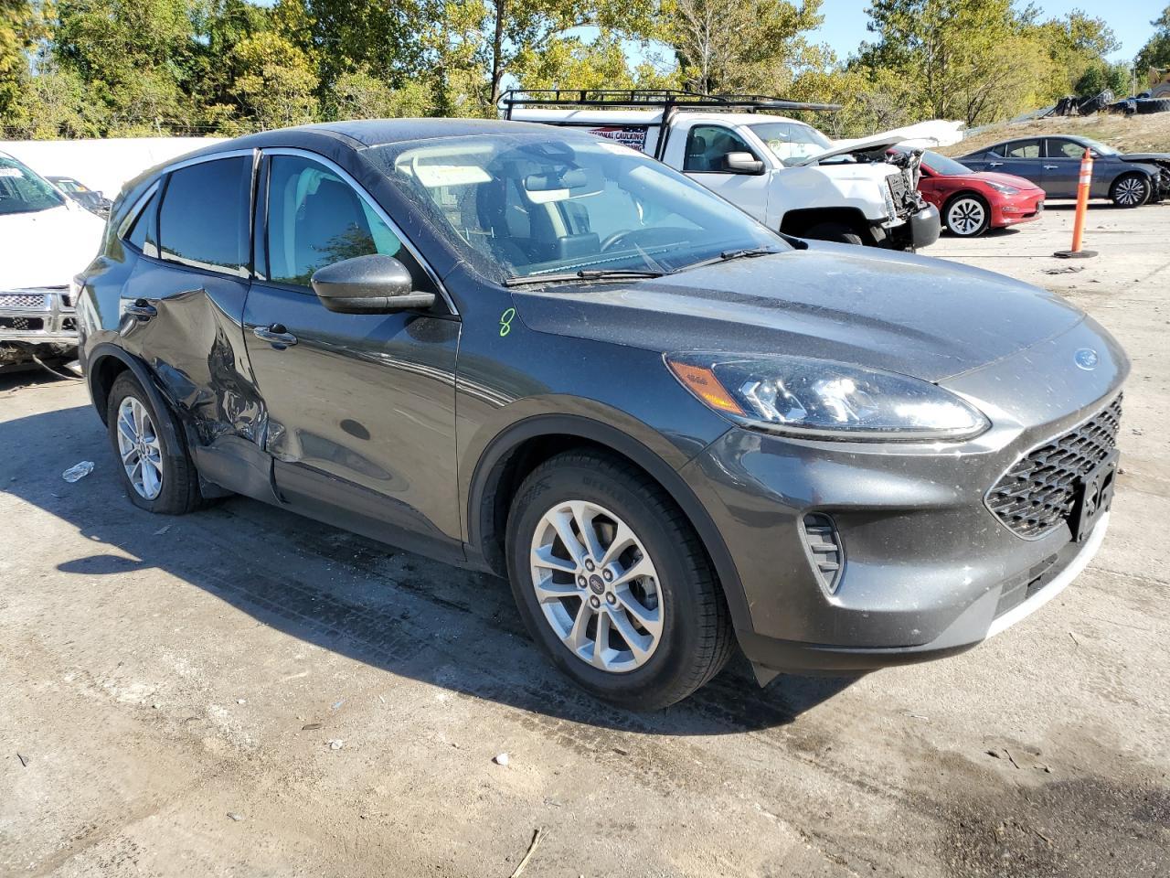 2020 Ford Escape Se - Фото 4