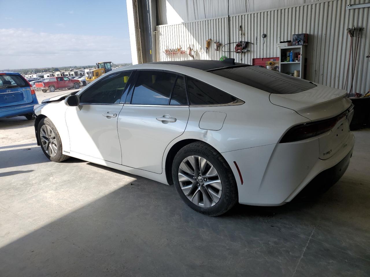 2022 Toyota Mirai Le - Фото 3