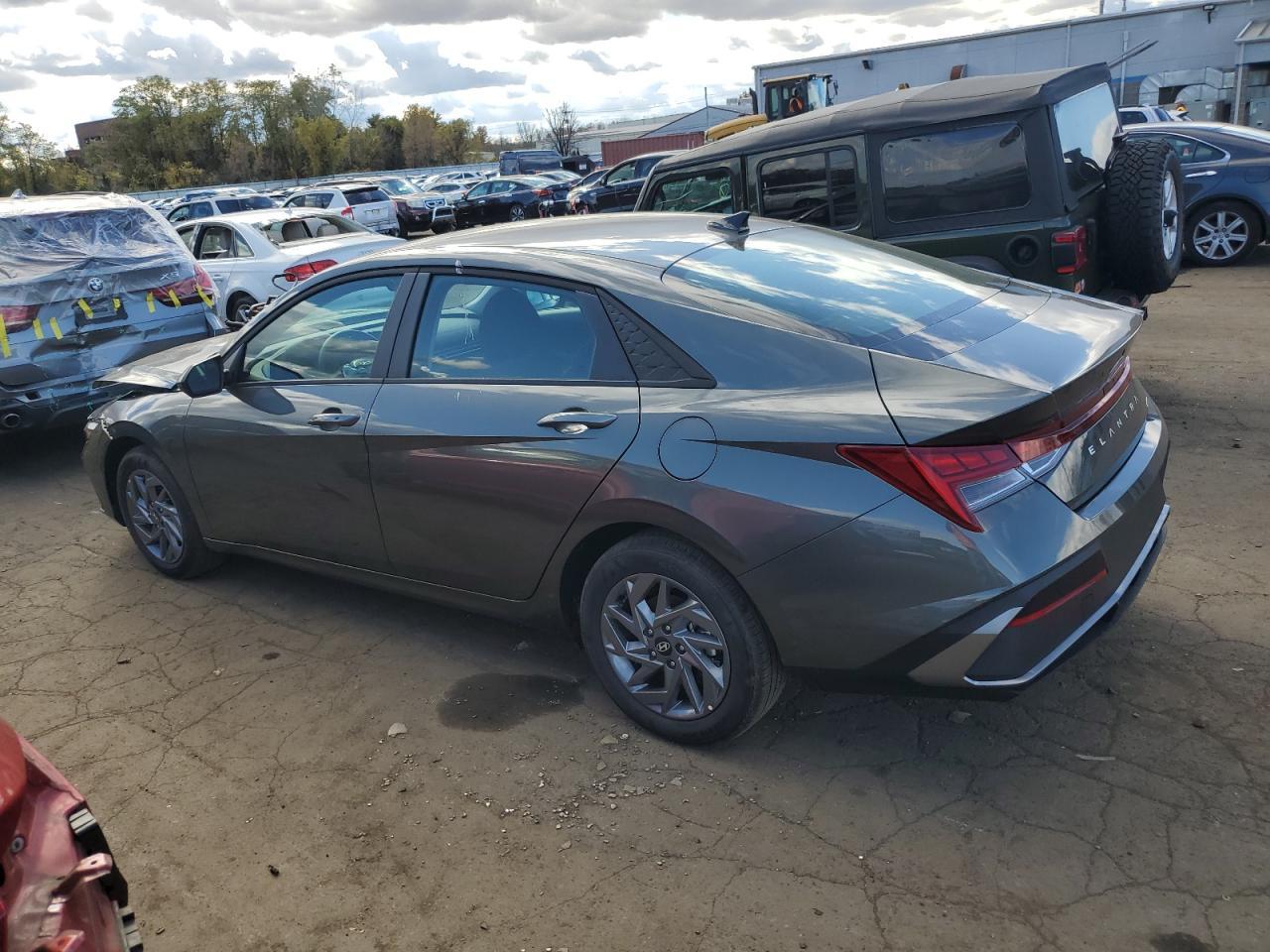 2025 Hyundai Elantra Blue - Image 2