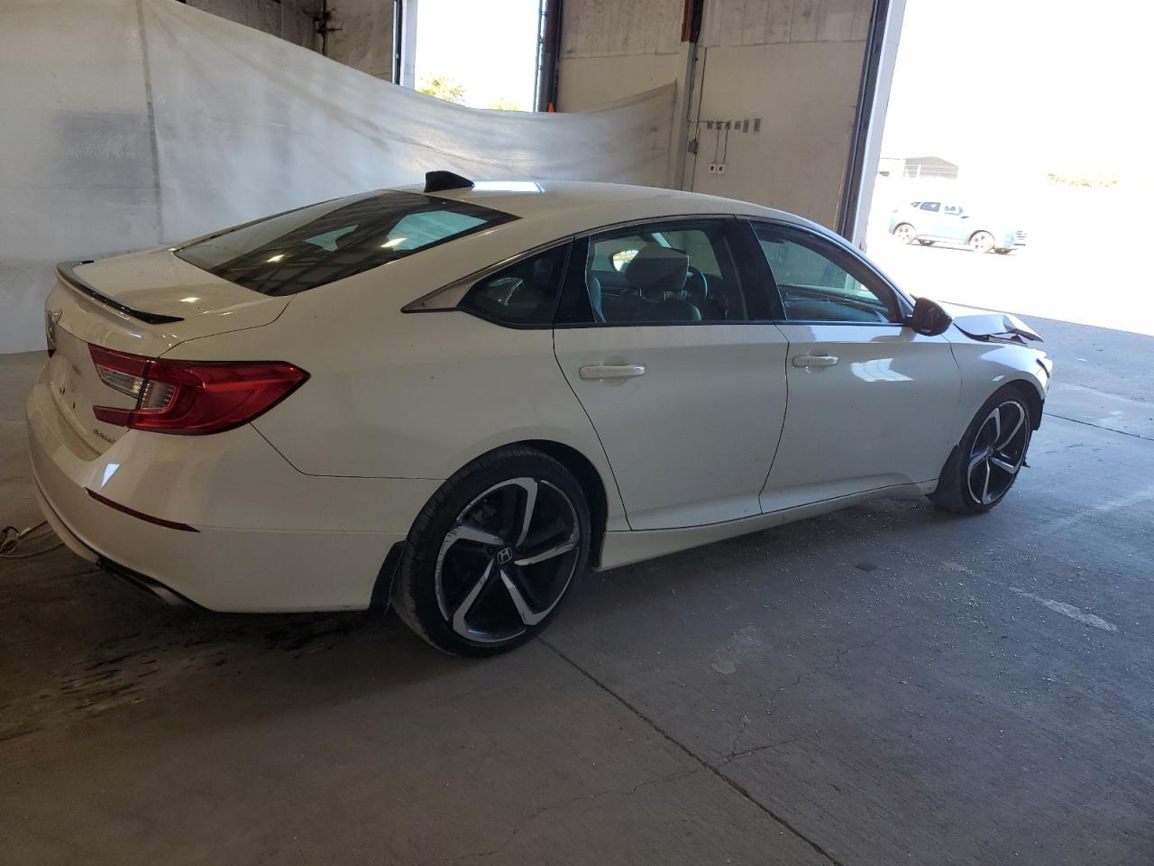 2022 Honda Accord Sport - Фото 3