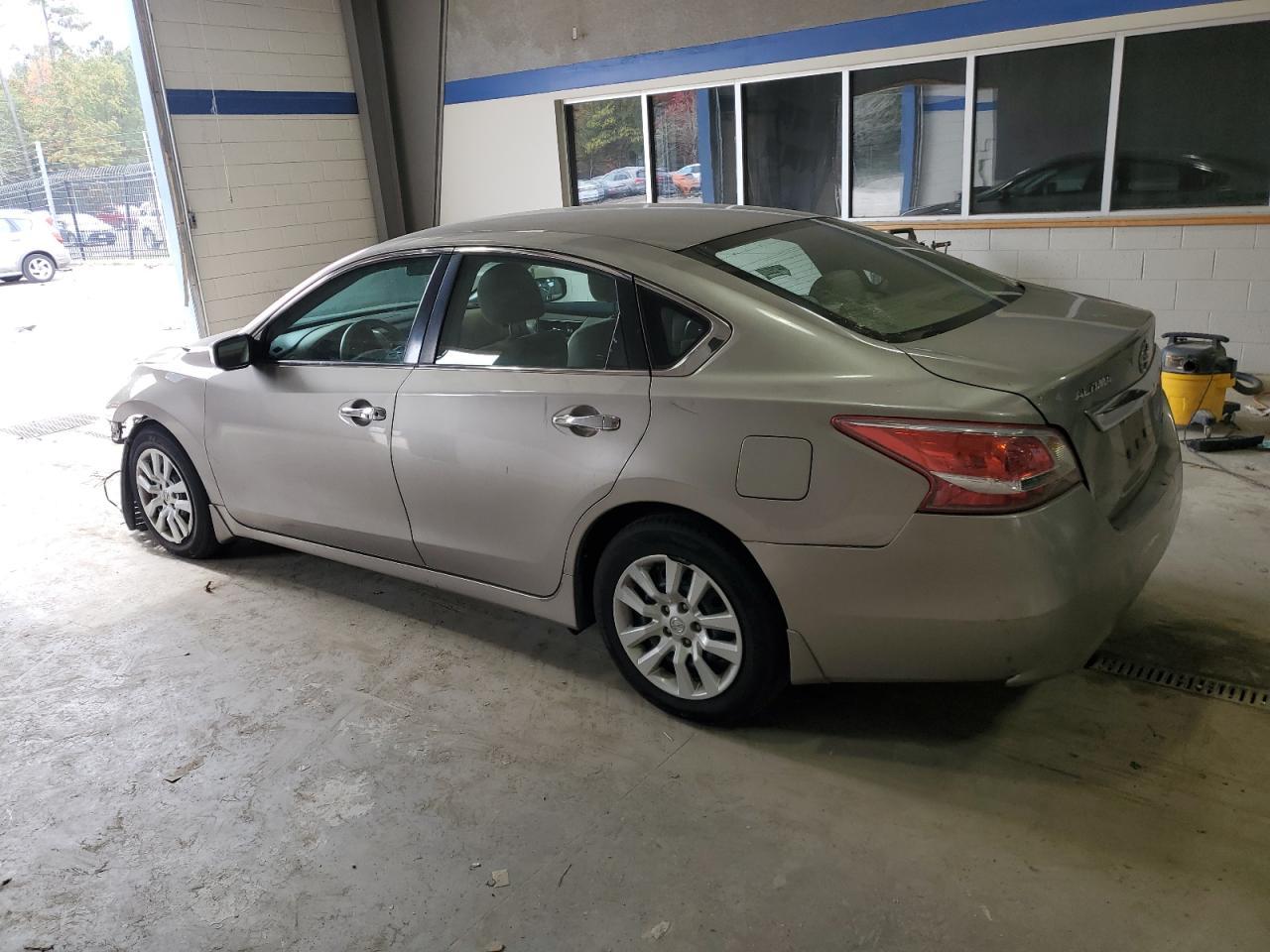 2013 Nissan Altima 2.5 - Фото 2