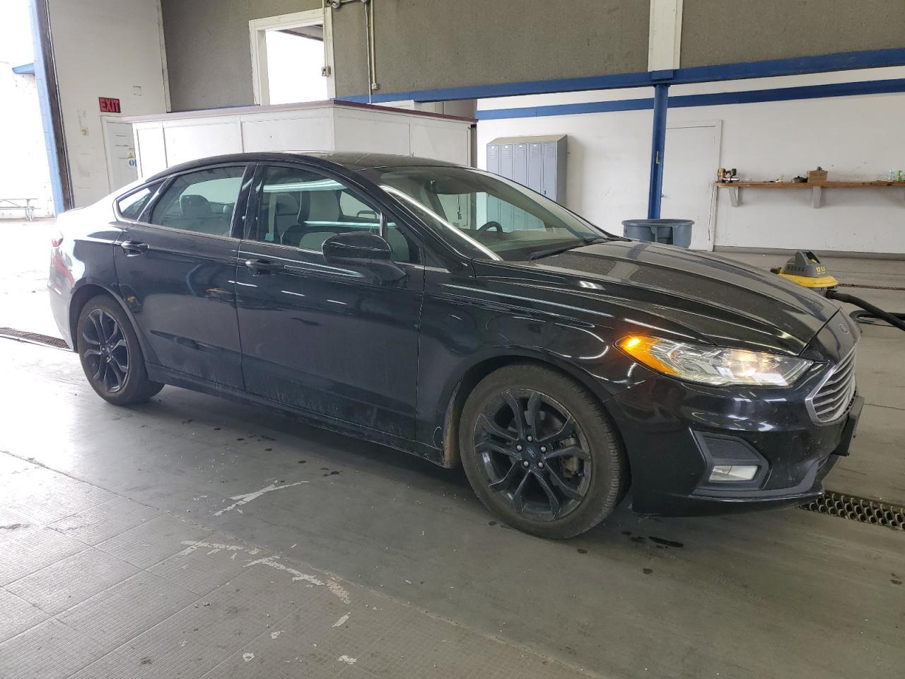 2019 Ford Fusion Se - Image 4