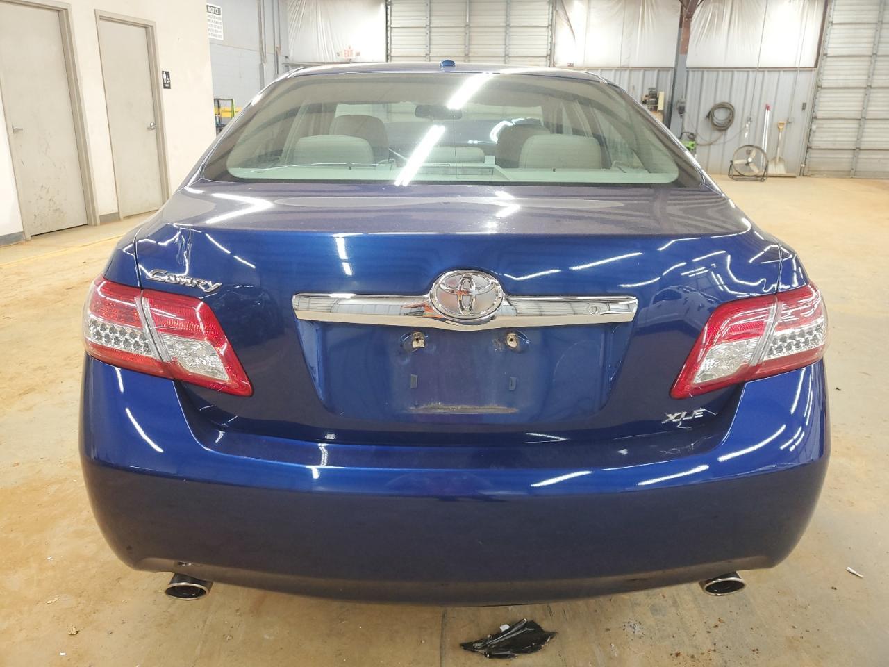 2011 Toyota Camry Se - Фото 6