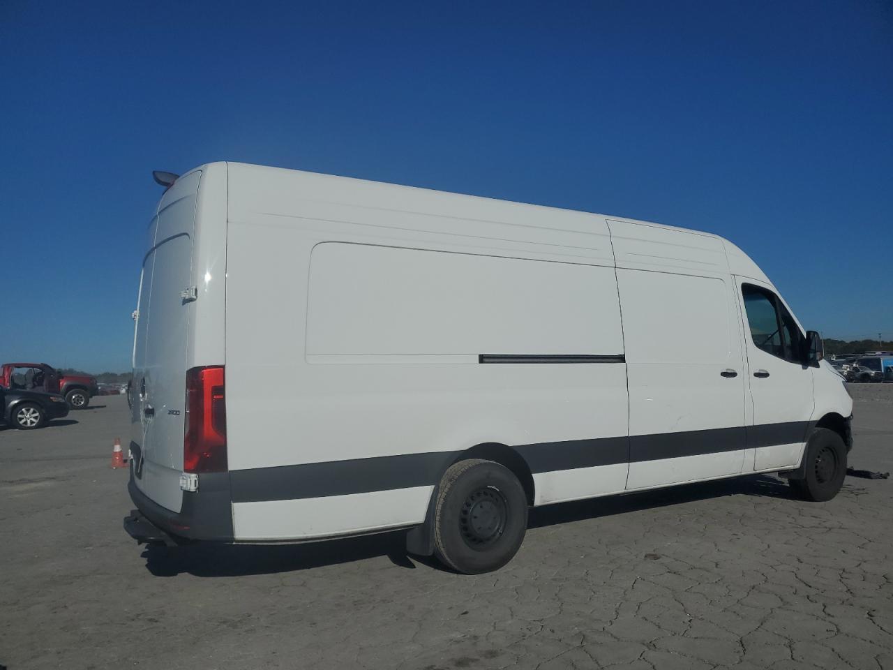 2024 Mercedes-Benz Sprinter 2500 - Фото 3