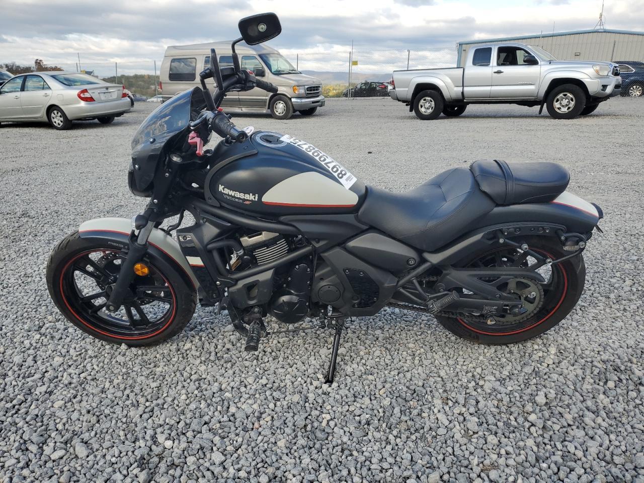 2017 Kawasaki En650 E - Фото 3