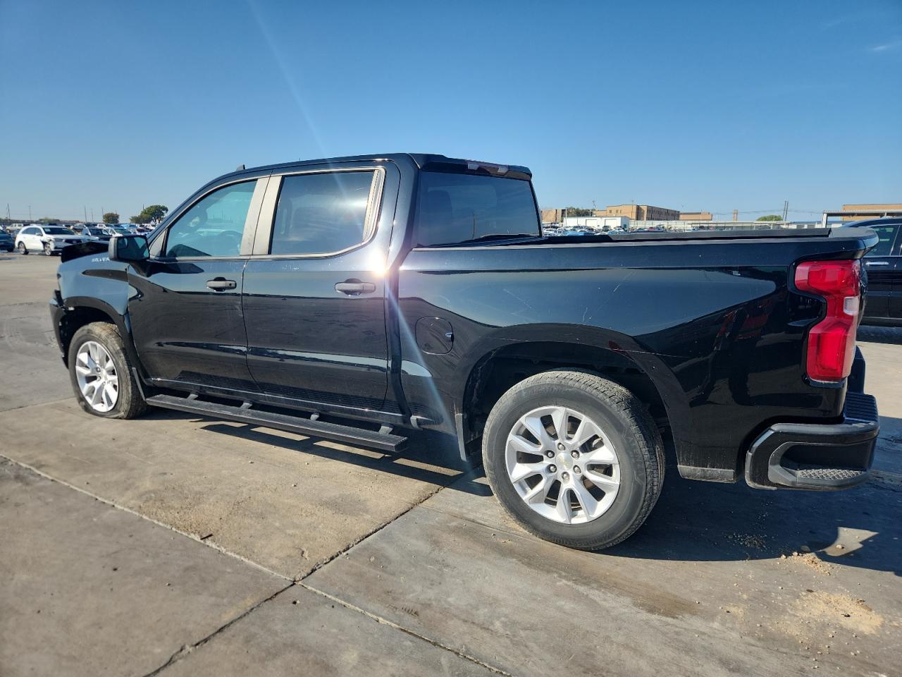 2021 Chevrolet Silverado C1500 Custom - Фото 2