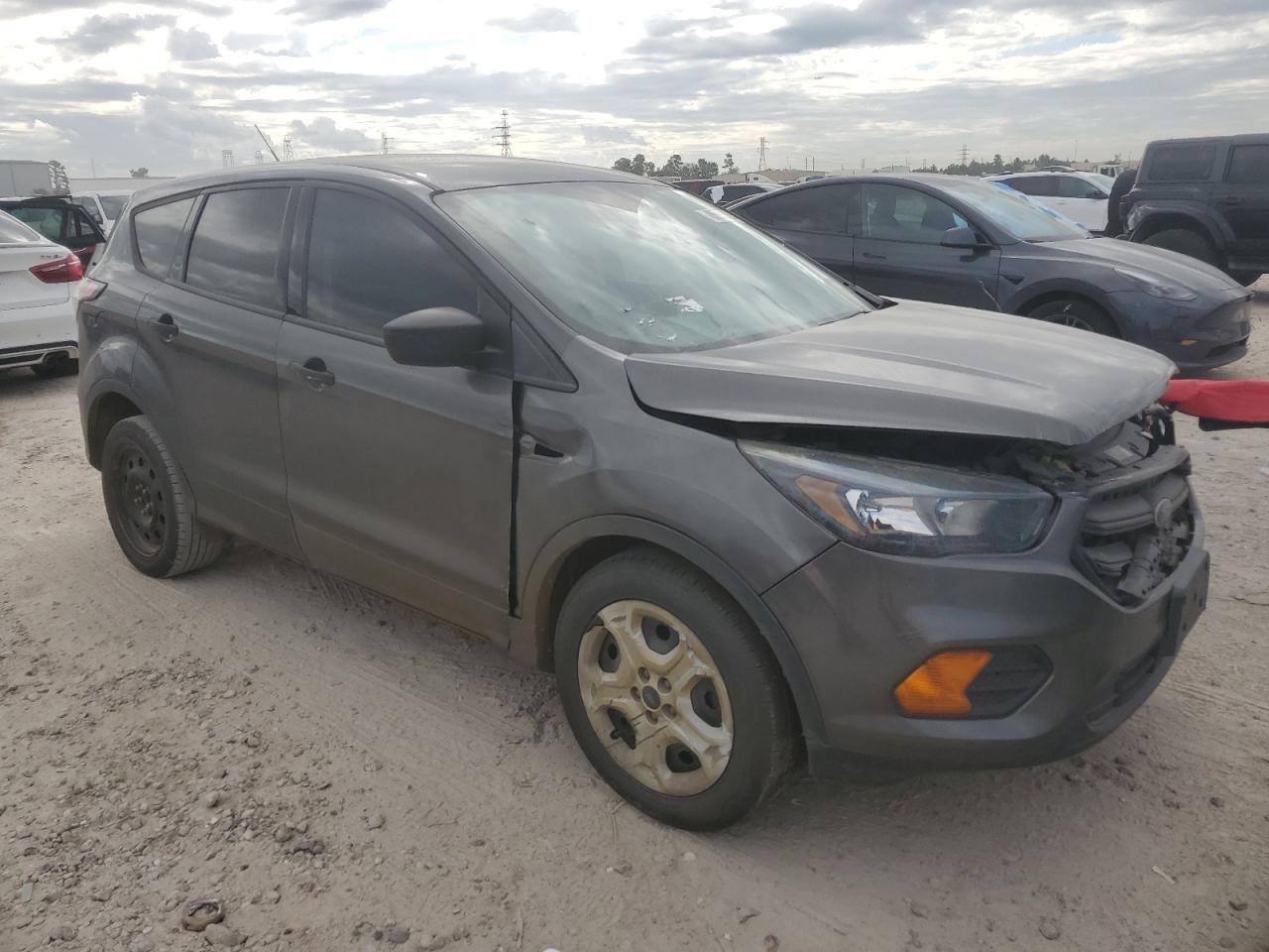 2018 Ford Escape S - Фото 4
